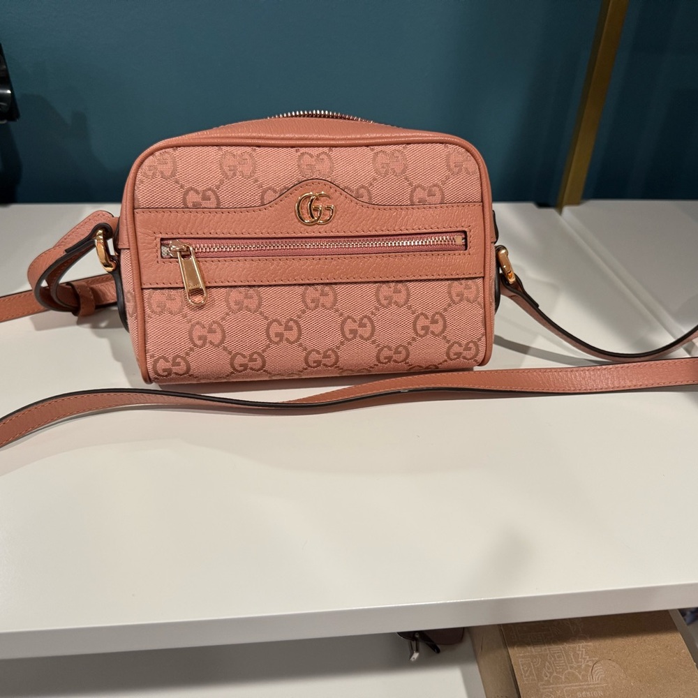 Gucci GG Ophidia Crossbody Bag in Rose pink